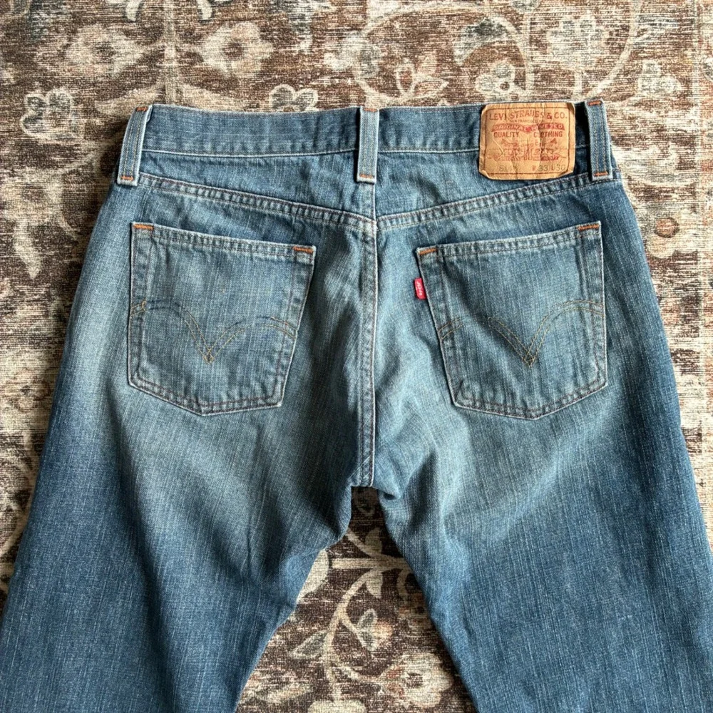 Levis 514 Slim Straight Jeans Mens 33x30 Medium Wash Blue Denim Pants